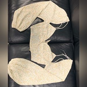 Et clet floral puff sleeve top never worn